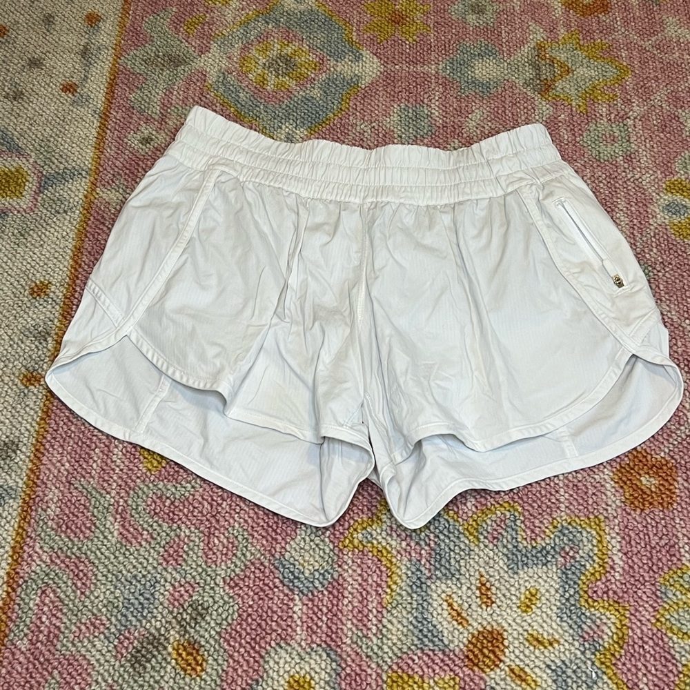 Lululemon tracker shorts